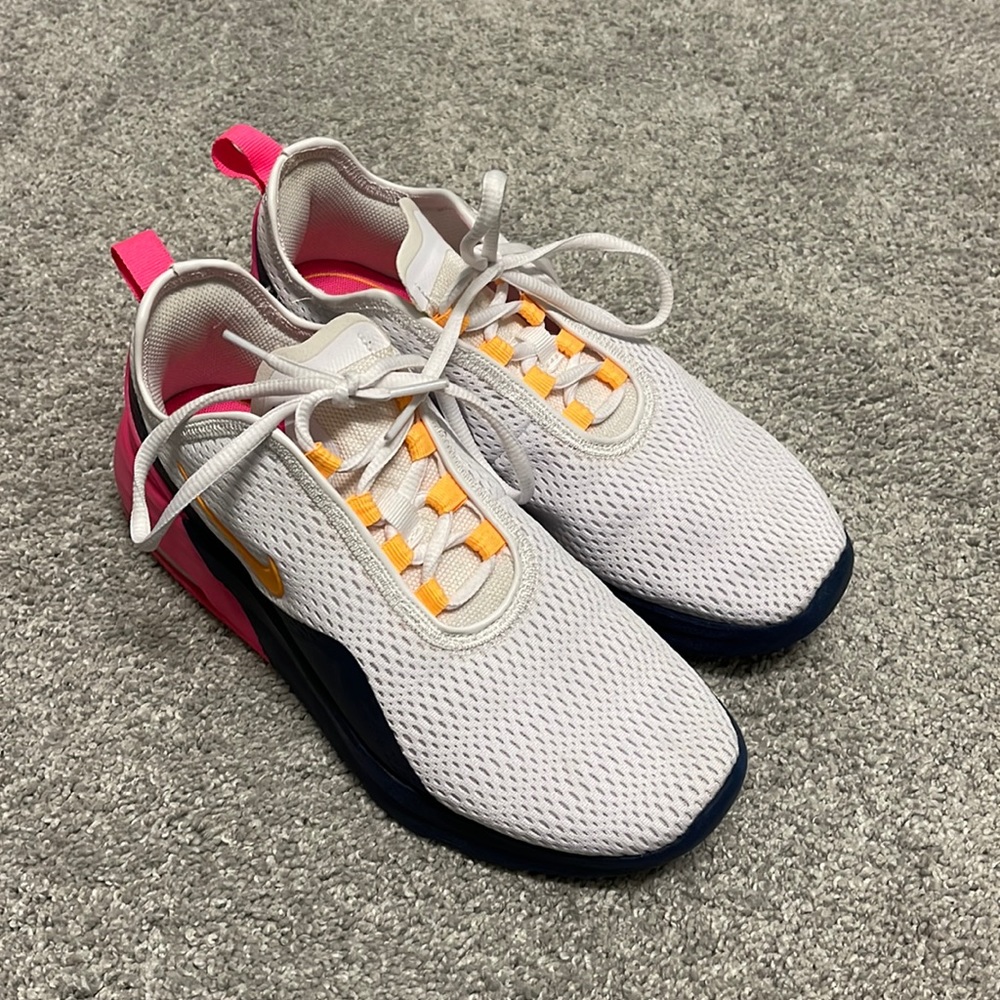 Women's NIKE Air Max Motion 2 CI6515-100 White Running Sneakers Size 8.5